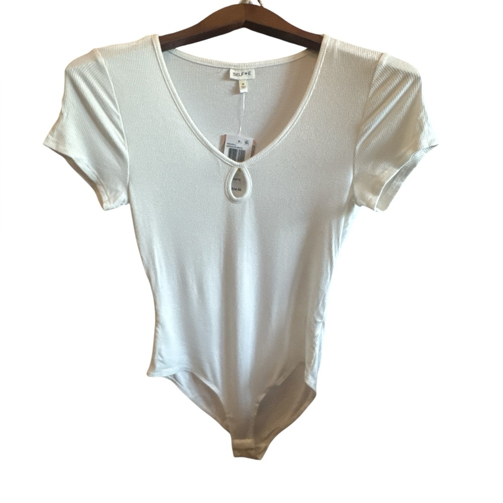SELF E NEW with Defects White Short-Sleeve Keyhole Bodysuit Casual Blouse Tee